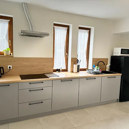 Wioletta ベッド・アンド・ブレックファスト シュツァブニツァ