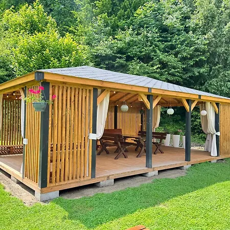 Wioletta ベッド・アンド・ブレックファスト シュツァブニツァ